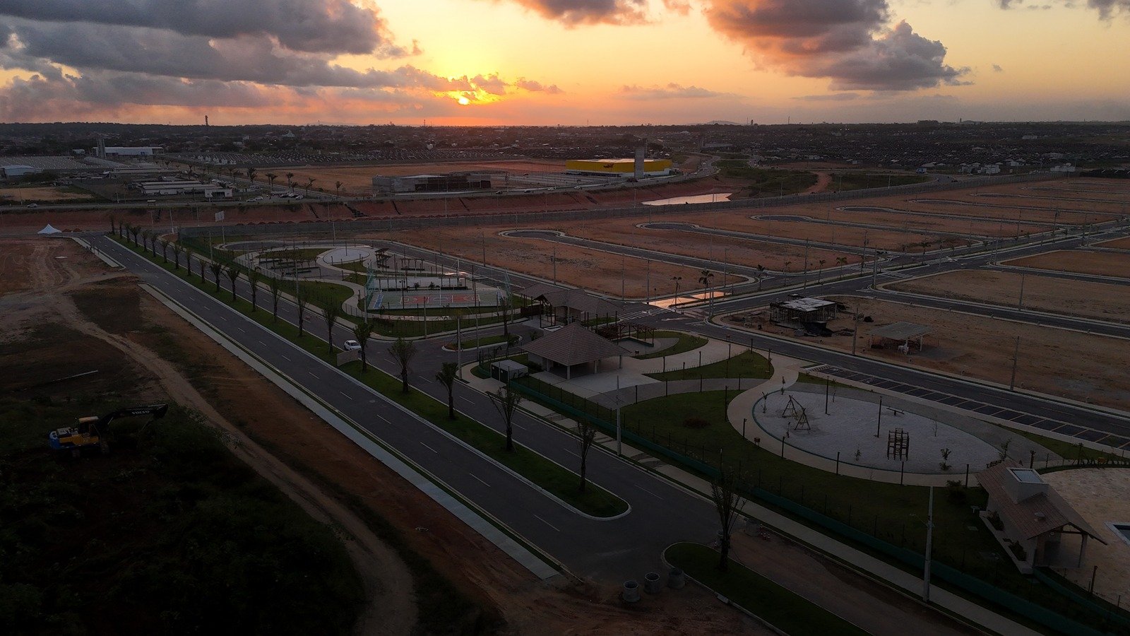 Vista aérea do Grand Reserva Jatobá ao pôr do sol